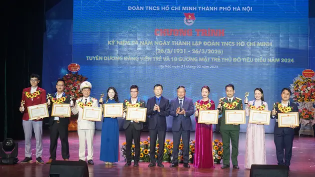 Hà Nội tuyên dương 10 gương mặt trẻ tiêu biểu năm 2024