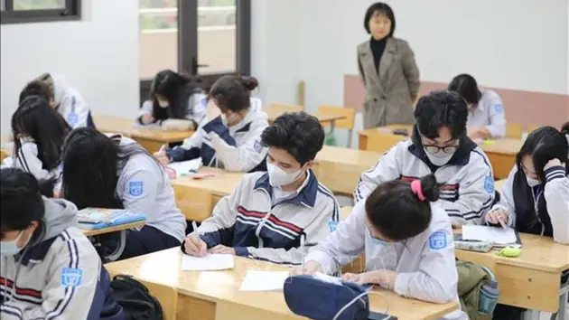 Hà Nội khảo sát chất lượng học sinh lớp 11 và 12 | Giáo dục và Đào tạo | 23/03/2025