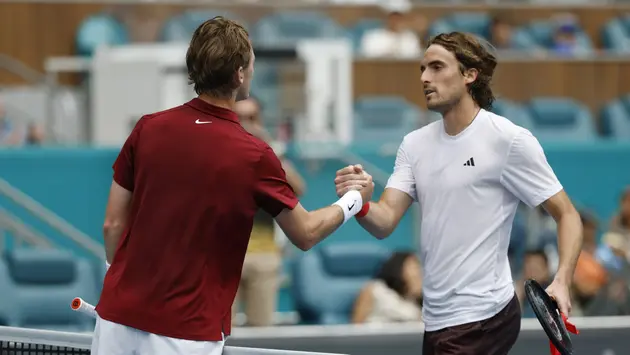 Stefanos Tsitsipas gây thất vọng tại vòng 1/16 Miami Open