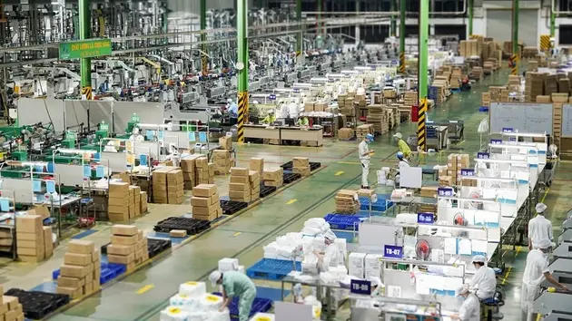 Thách thức chuyển đổi kép với doanh nghiệp | Vấn đề kinh tế | 01/04/2025