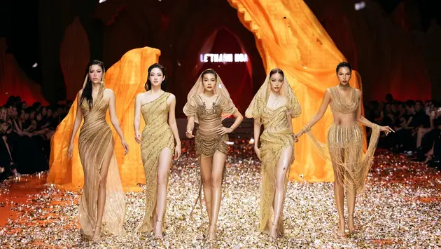 Dàn mỹ nhân Việt tỏa sáng trong show Lê Thanh Hòa