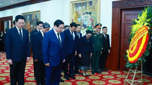 Chủ tịch nước, Thủ tướng viếng đồng chí Khamtay Siphandone