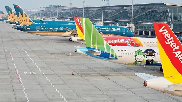 Giá vé máy bay dịp 30/4 - 1/5 tăng cao ngang Tết