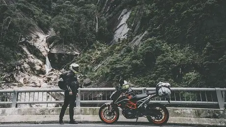 Cần kiểm tra những gì trên mô tô trước chuyến phượt dài?
