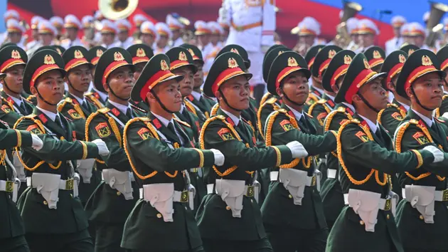 Diễu binh, diễu hành kỷ niệm 50 năm thống nhất đất nước