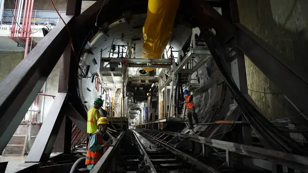 Thi công hầm Metro Nhổn - ga Hà Nội xuyên nghỉ lễ