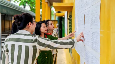 Hôm nay (1/5), người lầm lỗi được đặc xá trở về