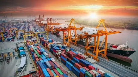 Xuất khẩu vẫn tăng trưởng hai con số sau thuế quan