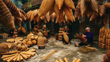 Hoa đan trên ngón tay | Hà Nội đến để yêu | 03/05/2025