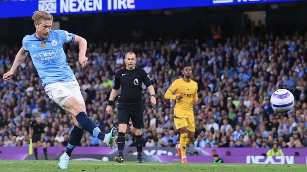 De Bruyne giúp Manchester City vào top 3 Ngoại hạng Anh