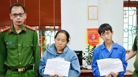 Bắt 2 đối tượng vận chuyển ma tuý, thu 8 bánh heroin