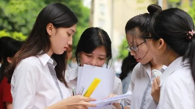 Khẩn trương ôn tập cho học sinh lớp 12 | Giáo dục và Đào tạo | 04/05/2025