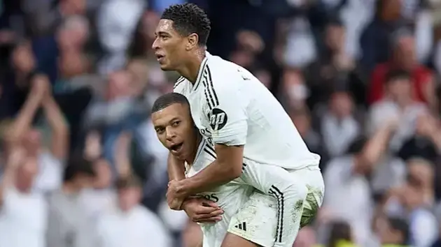 Real Madrid tiếp tục bám đuổi Barcelona