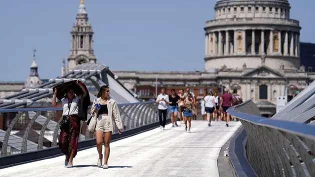 London nóng kỷ lục, nhiệt độ chạm mức 29,3°C