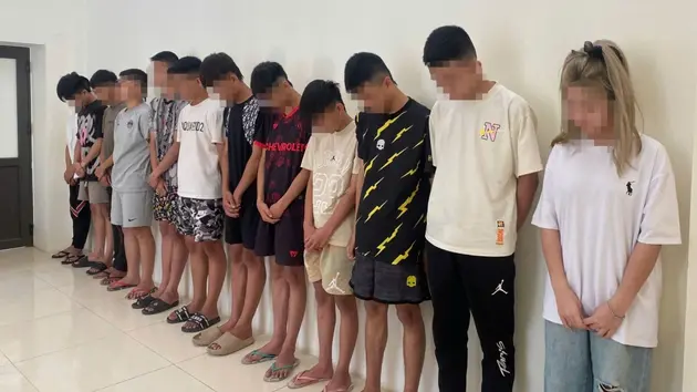 Tạm giữ nhiều đối tượng vị thành niên đánh nhau trên phố