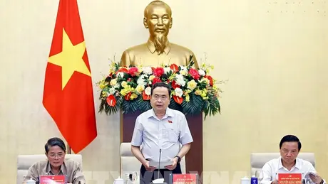 Kỳ họp lịch sử, quyết định những vấn đề lịch sử