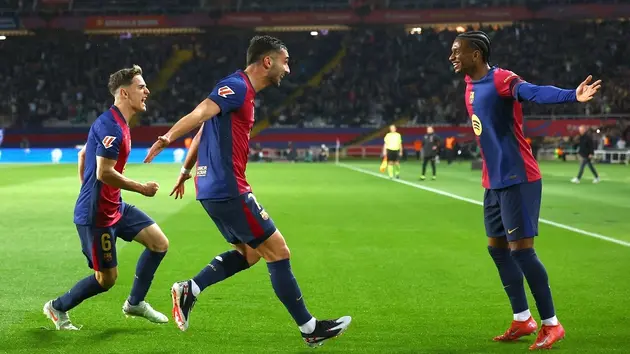 Barcelona tạo khoảng cách an toàn với Real Madrid