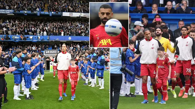 CĐV Chelsea la ó trong nghi thức chào mừng Liverpool