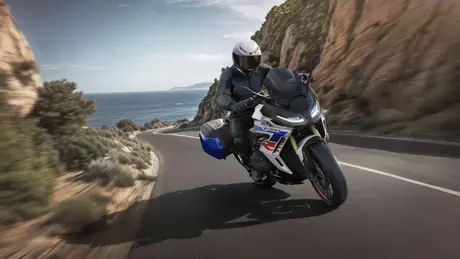 BMW ra mắt R1300 RS 2025 với nhiều nâng cấp mới