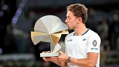 Casper Ruud lần đầu vô địch Masters 1000