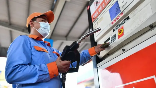 Giá xăng dầu trong nước hôm nay dự kiến sẽ giảm