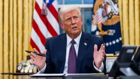 Ông Trump ký sắc lệnh khuyến khích sản xuất dược phẩm