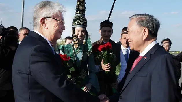 Lễ đón Tổng Bí thư Tô Lâm và Phu nhân thăm cấp Nhà nước Cộng hòa Kazakhstan