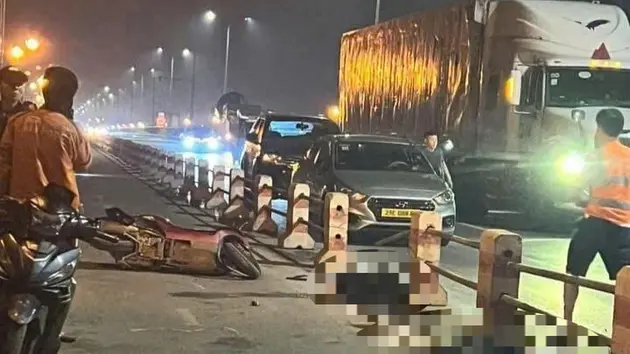 Tai nạn giao thông trên cầu Thanh Trì, hai người tử vong