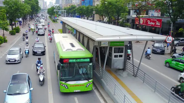 Hà Nội bổ sung hơn 2.500 điểm dừng xe buýt
