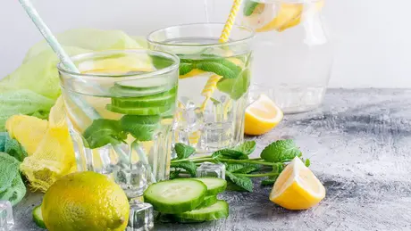 Sự thật về việc uống nước chanh thải độc, giảm cân