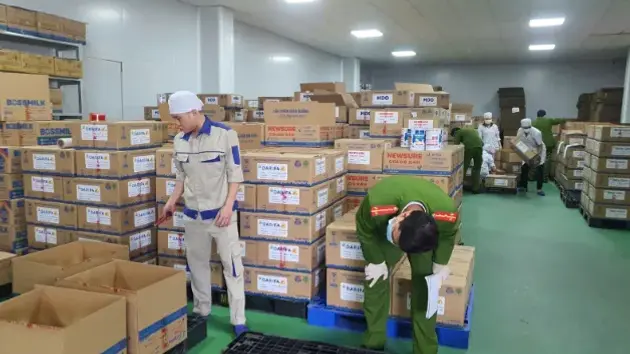 Hà Nội sẽ lập chuyên án điều tra sữa giả, thuốc giả