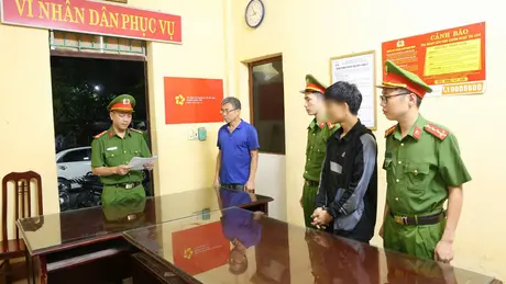 Tạm giữ hình sự đối tượng hành hung điều dưỡng bệnh viện