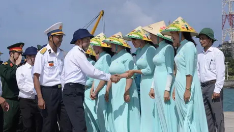 Trường Sa – đi để yêu thêm những người lính hải quân
