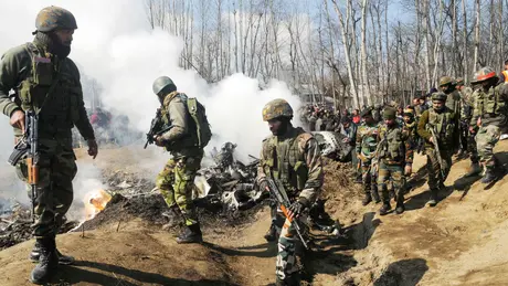 Ấn Độ - Pakistan nã pháo vào nhau qua biên giới