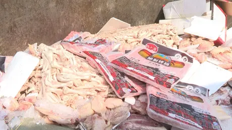 Cuộc đấu tranh phức tạp với thực phẩm không rõ nguồn gốc