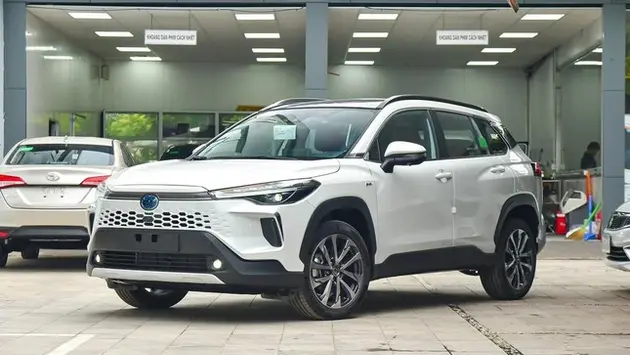 Nhiều mẫu xe ô tô ưu đãi mạnh trong tháng 5