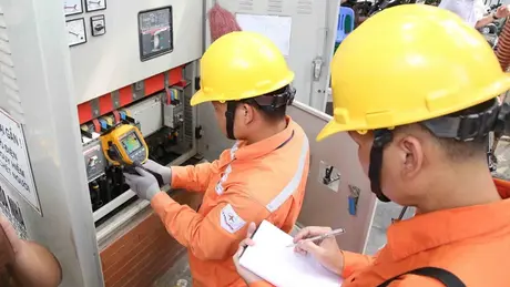 Giá điện sắp tăng lên hơn 2.200 đồng/kWh