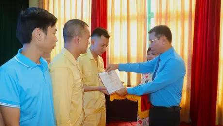 Lan tỏa phong trào thi đua yêu nước trong công nhân