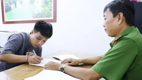 Đối tượng giết người bỏ trốn sang Campuchia về đầu thú