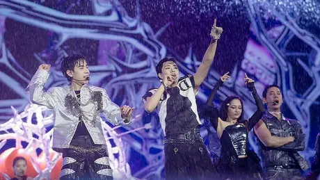 Hàng chục nghìn khán giả đội mưa cổ vũ 'Anh trai say hi'