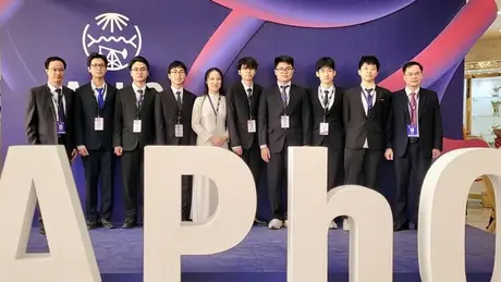 Việt Nam đạt 3 Huy chương Vàng Olympic Vật lý 2025