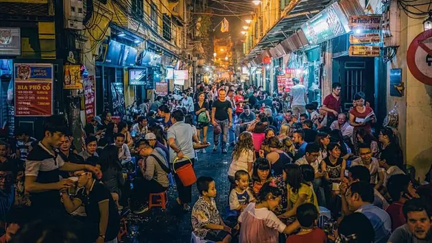 Phố đêm Tạ Hiện | Hà Nội đến để yêu | 12/05/2025