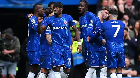 Chelsea hụt hơi trong cuộc đua dự Champions League