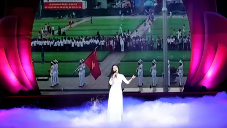 Quà tháng Năm dâng Người