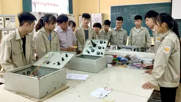 Xác lập giáo dục nghề nghiệp là một cấp học