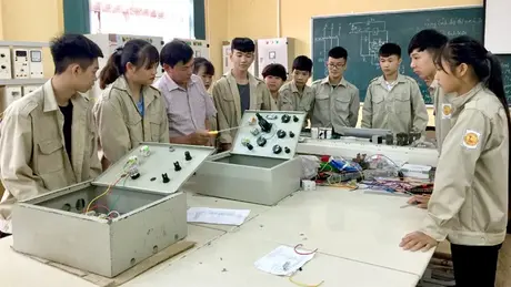 Xác lập giáo dục nghề nghiệp là một cấp học