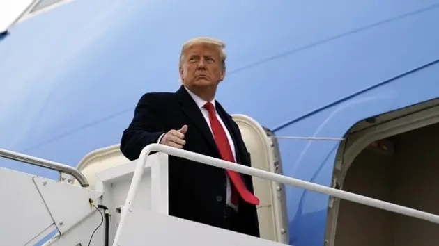 Ông Trump cân nhắc dỡ bỏ trừng phạt đối với Syria