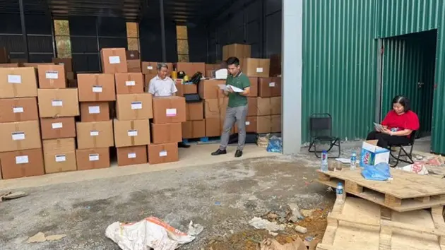 Khởi tố 5 cán bộ Cục ATTP về tội 'nhận hối lộ'