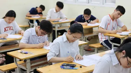 10 trường THPT có hồ sơ thí sinh nhiều nhất Hà Nội