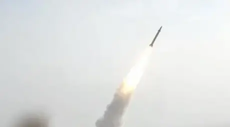 Houthi tiếp tục phóng tên lửa đạn đạo nhằm vào Israel